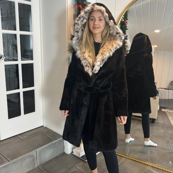COPY - Skandinavik Fur Black Mink fur coat with Lynx Hood - Picture 2 of 4